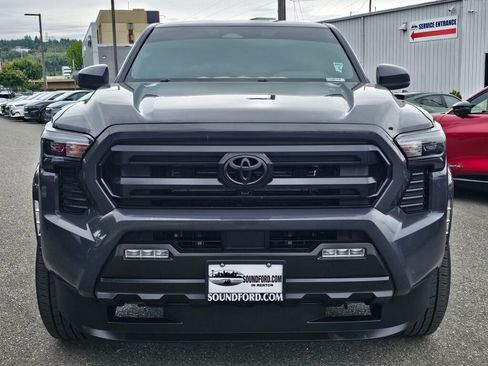 Used 2024 Toyota Tacoma SR5 AWD/4WD image 9