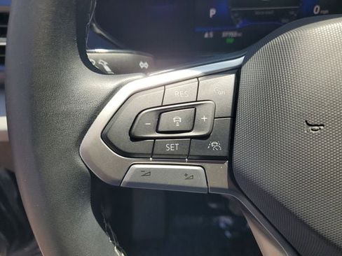 Certified 2022 Volkswagen Taos SE w/ Panoramic Sunroof Package FWD image 21