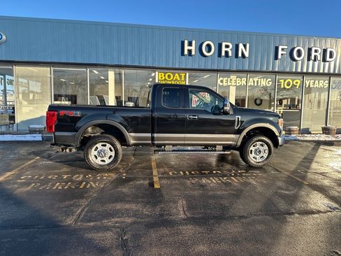 Used 2020 Ford F250 Lariat w/ Chrome Package image 6
