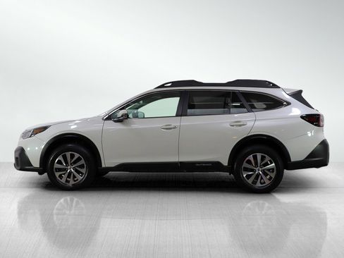 Used 2022 Subaru Outback Premium image 2