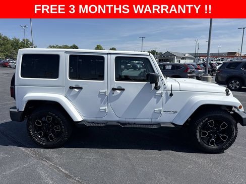 Used 2018 Jeep Wrangler Unlimited Sahara AWD/4WD image 37