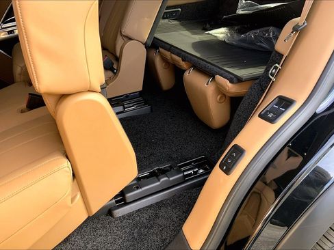 New 2026 Land Rover Range Rover Long Wheelbase SE image 20