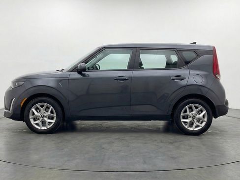Used 2025 Kia Soul LX w/ LX Technology Package image 5