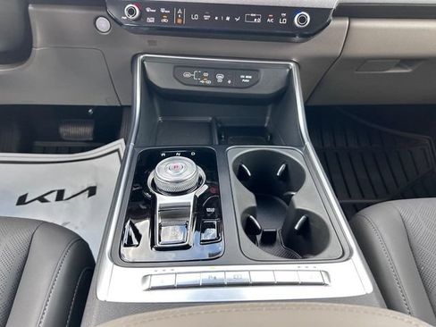 New 2026 Kia Carnival EX FWD image 16