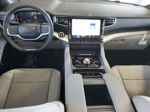 New 2026 Jeep Grand Wagoneer L Limited AWD/4WD image 10