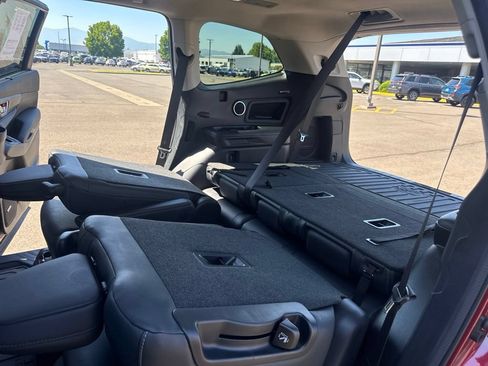 Certified 2025 Subaru Ascent Limited w/ Popular Package #2 AWD/4WD image 17
