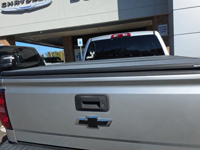 Used 2018 Chevrolet Silverado 1500 LT w/ All Star Edition AWD/4WD image 10