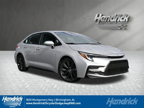 Used 2024 Toyota Corolla SE image 1