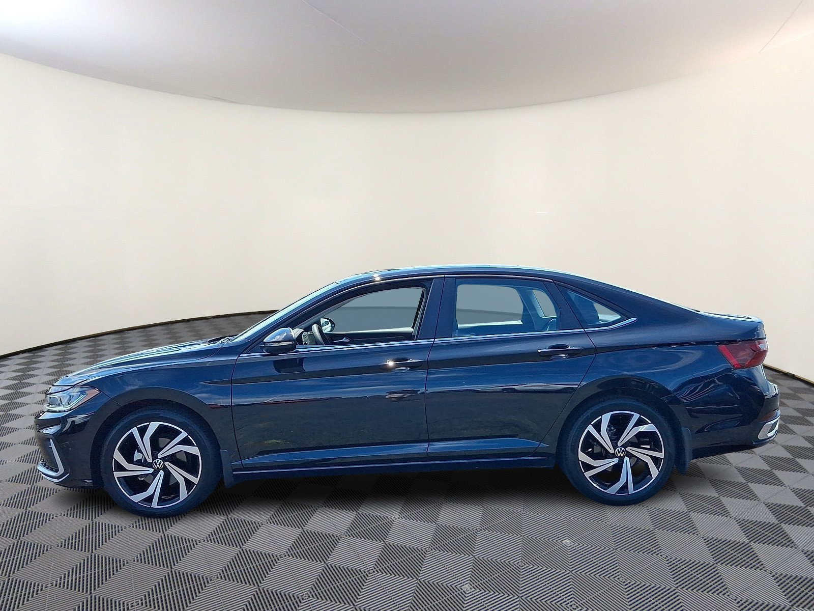 Certified 2026 Volkswagen Jetta SEL FWD image 4