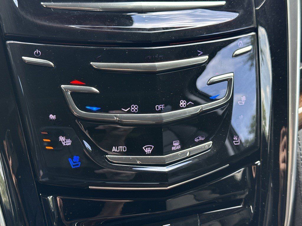 Used 2020 Cadillac Escalade Luxury AWD/4WD image 22