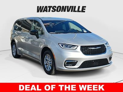 New 2026 Chrysler Pacifica Select