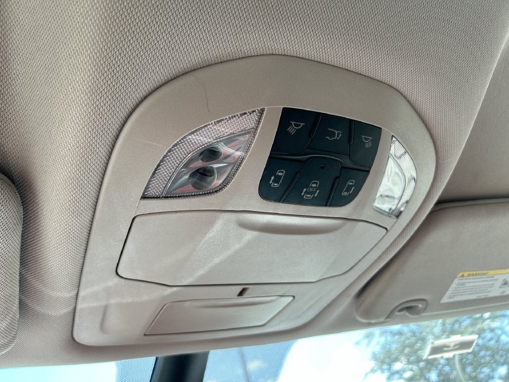 Used 2024 Chrysler Pacifica Touring-L FWD image 27