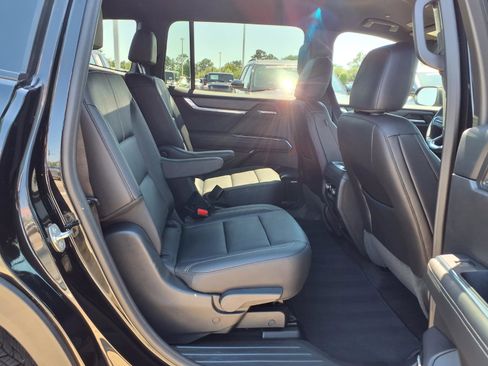 Used 2024 GMC Acadia Elevation w/ LPO, Cargo Package FWD image 9