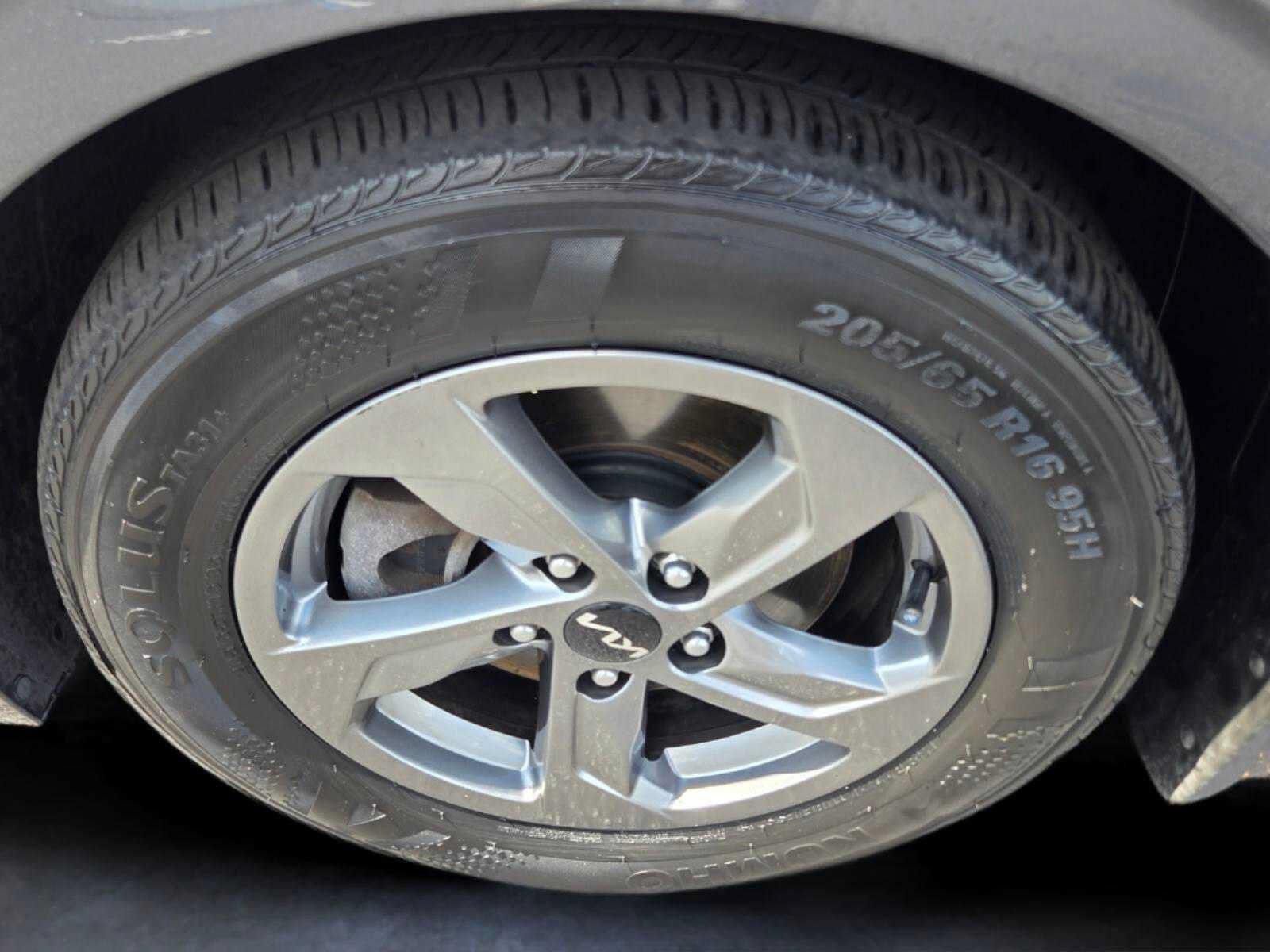 Used 2022 Kia K5 LXS FWD image 9
