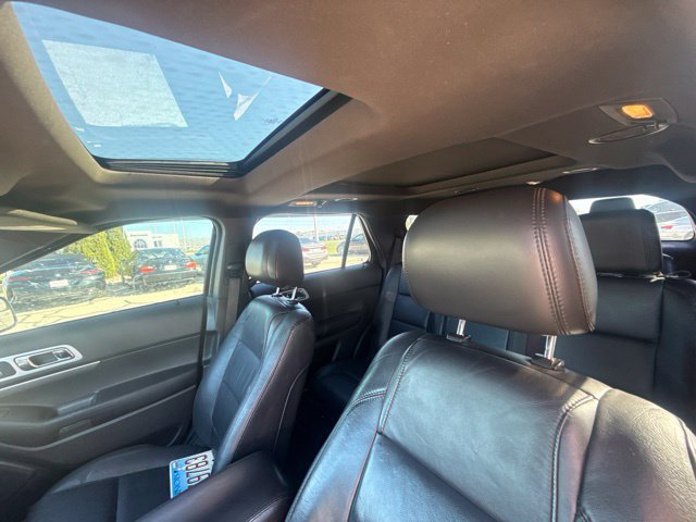 Used 2014 Ford Explorer XLT w/ Equipment Group 202A AWD/4WD image 16