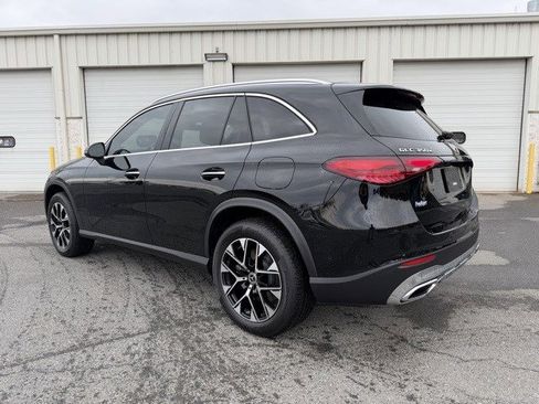Used 2025 Mercedes-Benz GLC 350e 4MATIC image 3