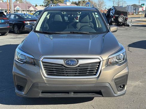Used 2020 Subaru Forester Premium image 2