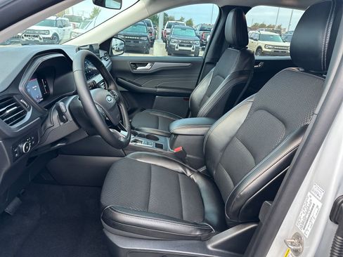 New 2026 Ford Escape SE image 9