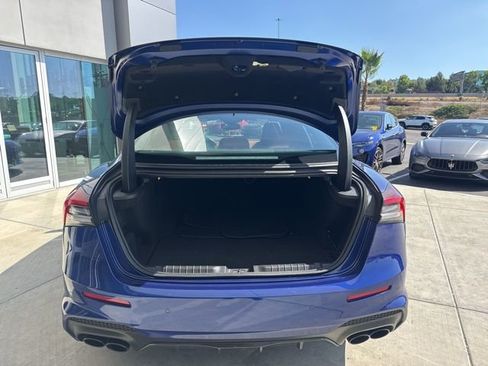 Used 2022 Maserati Ghibli Trofeo image 11