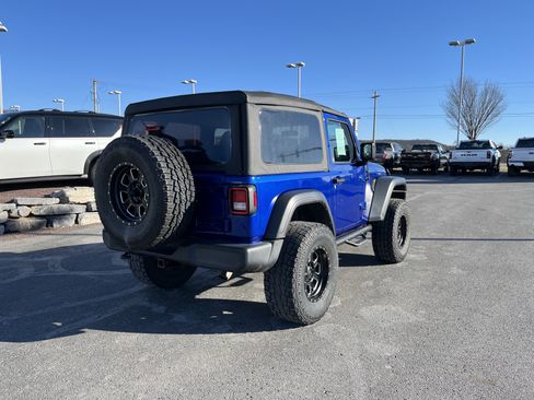 Used 2019 Jeep Wrangler Sport S image 3