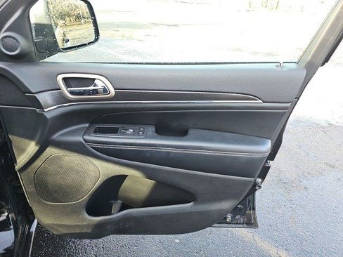 Used 2017 Jeep Grand Cherokee Limited w/ Trailer Tow Group IV image 14