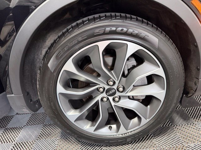 Used 2023 Lincoln Nautilus Reserve AWD/4WD image 46