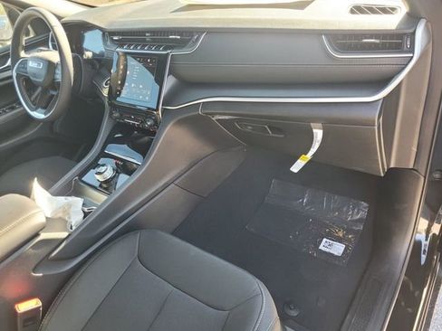 New 2025 Jeep Grand Cherokee Laredo w/ MOPAR Finishing Package RWD image 16