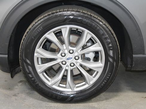 Used 2023 Ford Explorer Limited image 19