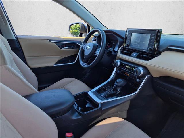 Used 2020 Toyota RAV4 XLE FWD image 18