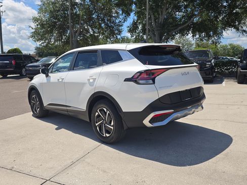 Certified 2024 Kia Sportage LX FWD image 6