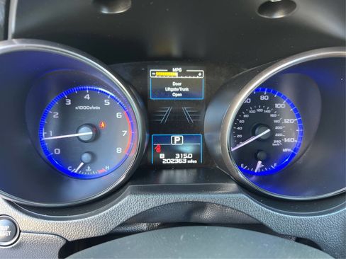 Used 2015 Subaru Legacy 2.5i Limited AWD/4WD image 16