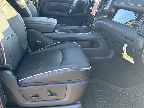 New 2025 RAM 2500 Limited image 15