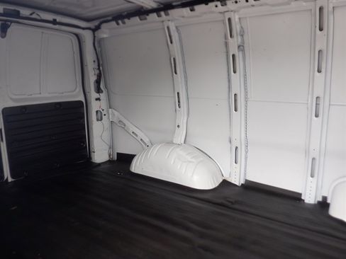 Used 2023 Chevrolet Express 2500 w/ Driver Convenience Package image 10