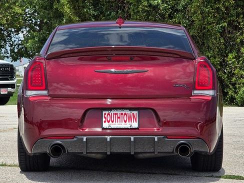 Certified 2023 Chrysler 300 C RWD image 7