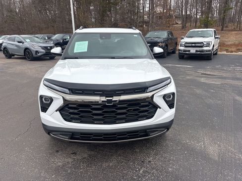 Used 2024 Chevrolet TrailBlazer ACTIV w/ Convenience Package image 2