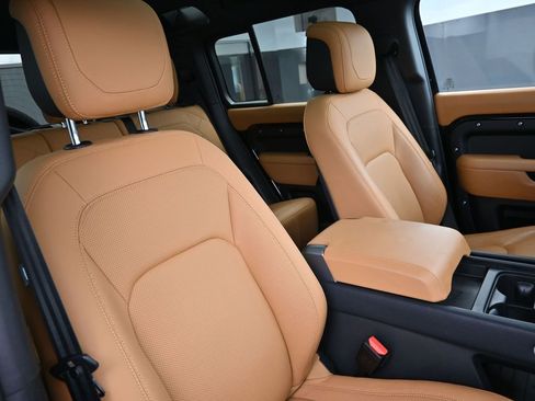 Used 2024 Land Rover Defender 110 V8 image 28