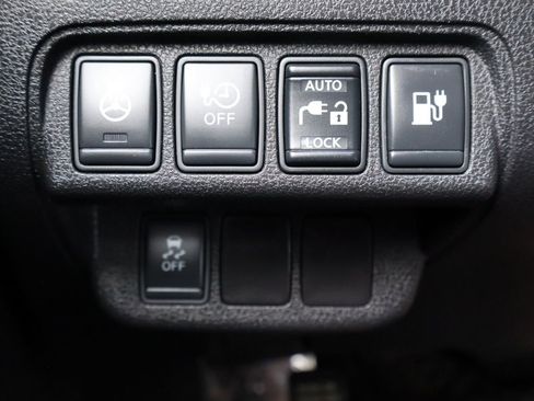 Used 2015 Nissan Leaf SV w/ LED & Quick Charge Package image 28