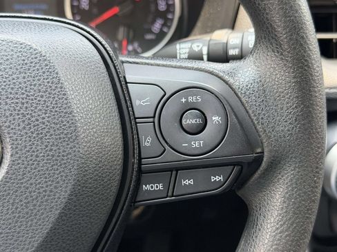 Used 2021 Toyota RAV4 XLE AWD/4WD image 10