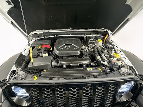 Used 2023 Jeep Wrangler Unlimited w/ Cold Weather Group AWD/4WD image 31