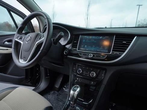 Used 2021 Buick Encore Preferred w/ Safety Package image 32