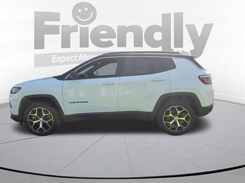 Used 2024 Jeep Compass Limited w/ Sun and Sound Group AWD/4WD image 8
