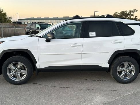 New 2025 Toyota RAV4 LE image 4