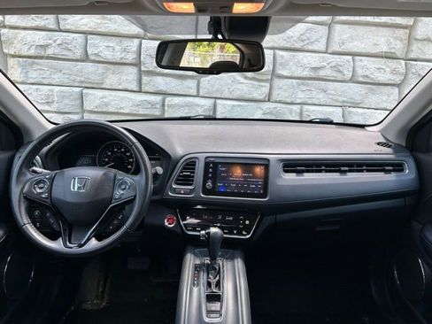 Used 2021 Honda HR-V EX-L image 10