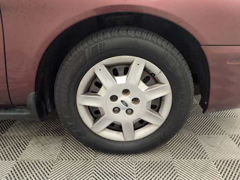 Used 2005 Ford Taurus SE FWD image 17