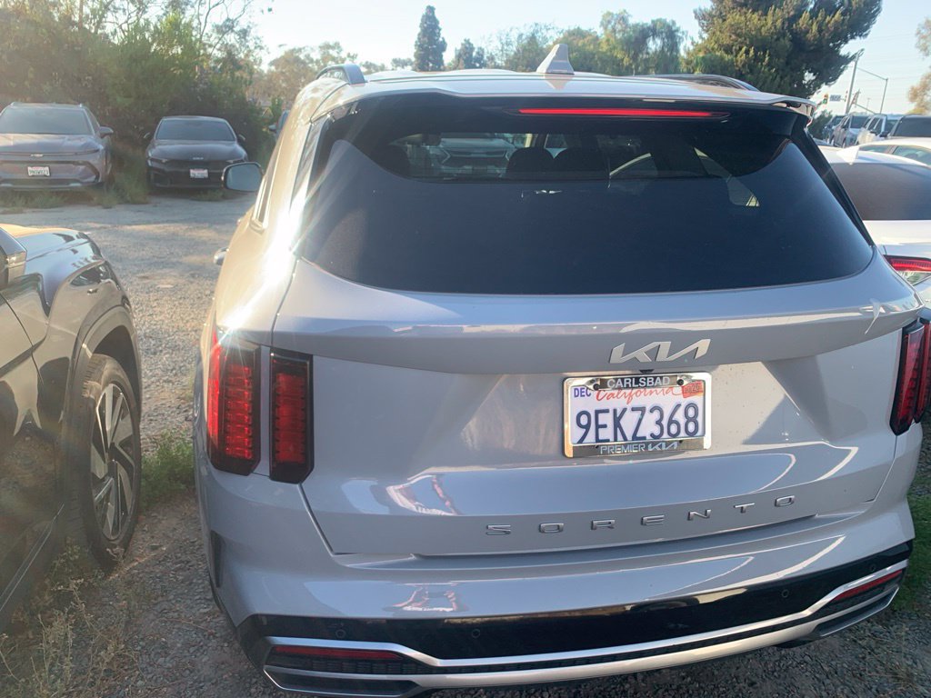 Certified 2022 Kia Sorento EX FWD image 7