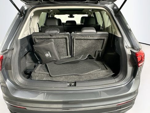 Used 2023 Volkswagen Tiguan SE image 30