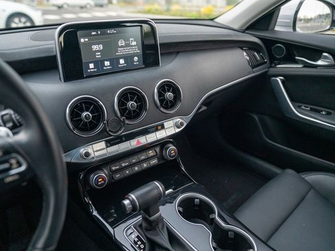 Used 2018 Kia Stinger image 13