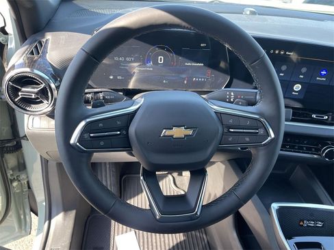 New 2026 Chevrolet Equinox LT w/ Convenience Package II image 14