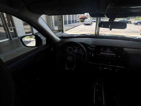 Used 2025 Nissan Pathfinder SV image 37