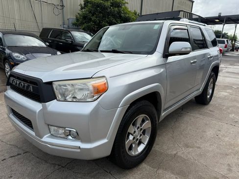 Used 2013 Toyota 4Runner SR5 w/ Convenience Pkg image 3